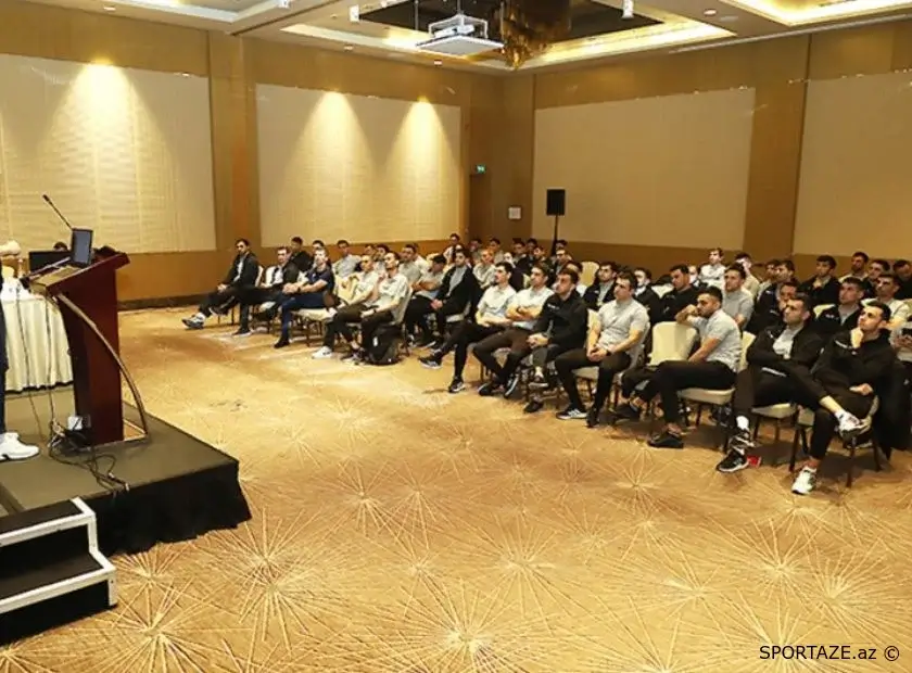Bakıda futbol hakimləri üçün seminar keçirilib